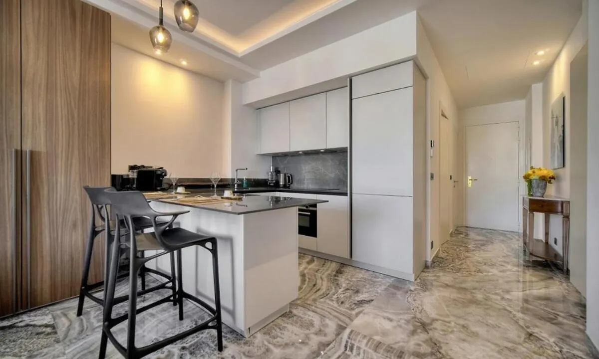 Cannes 1 Bedroom Apartment - M6