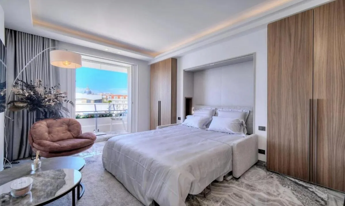 Cannes 1 Bedroom Apartment - M6