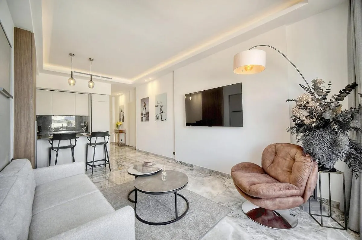 Cannes 1 Bedroom Apartment - M6