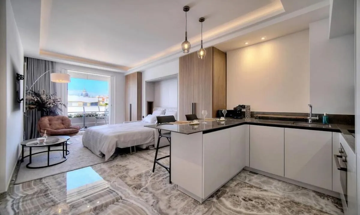 Cannes 1 Bedroom Apartment - M6